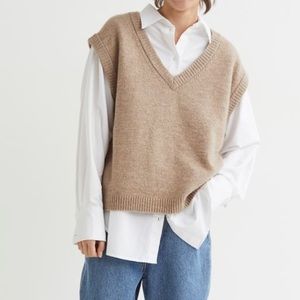 H&M Beige VNeck Sweater Vest - Size L